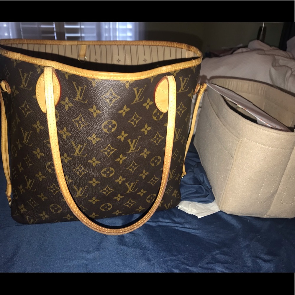 Louis Vuitton never full MM